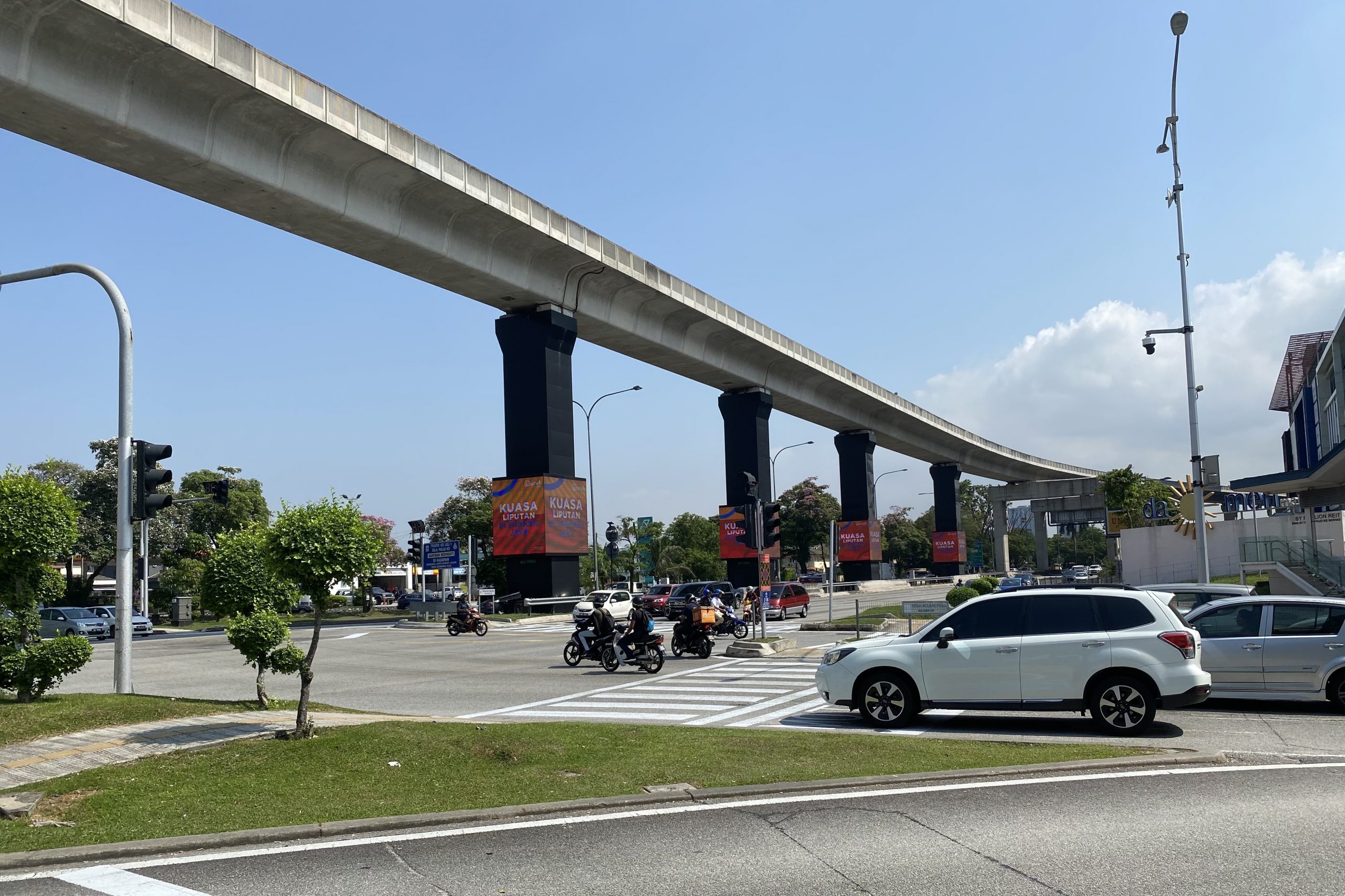 (大都会)/封面/首邦市USJ 1兴建高架天桥/4图