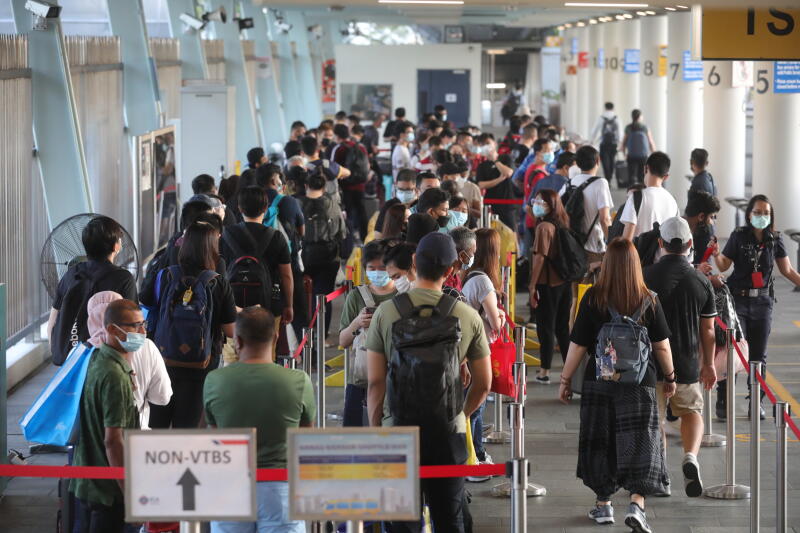 部分马新跨境巴士,仍要求乘客全程戴口罩