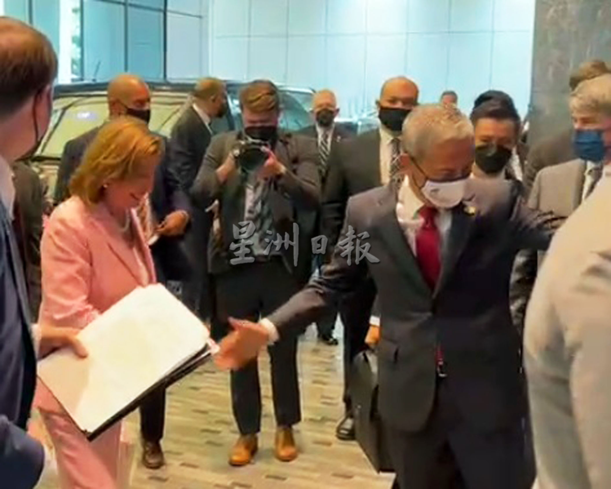 佩洛西抵马安全规格最高 两架2架C-40C专机同抵大马引猜测