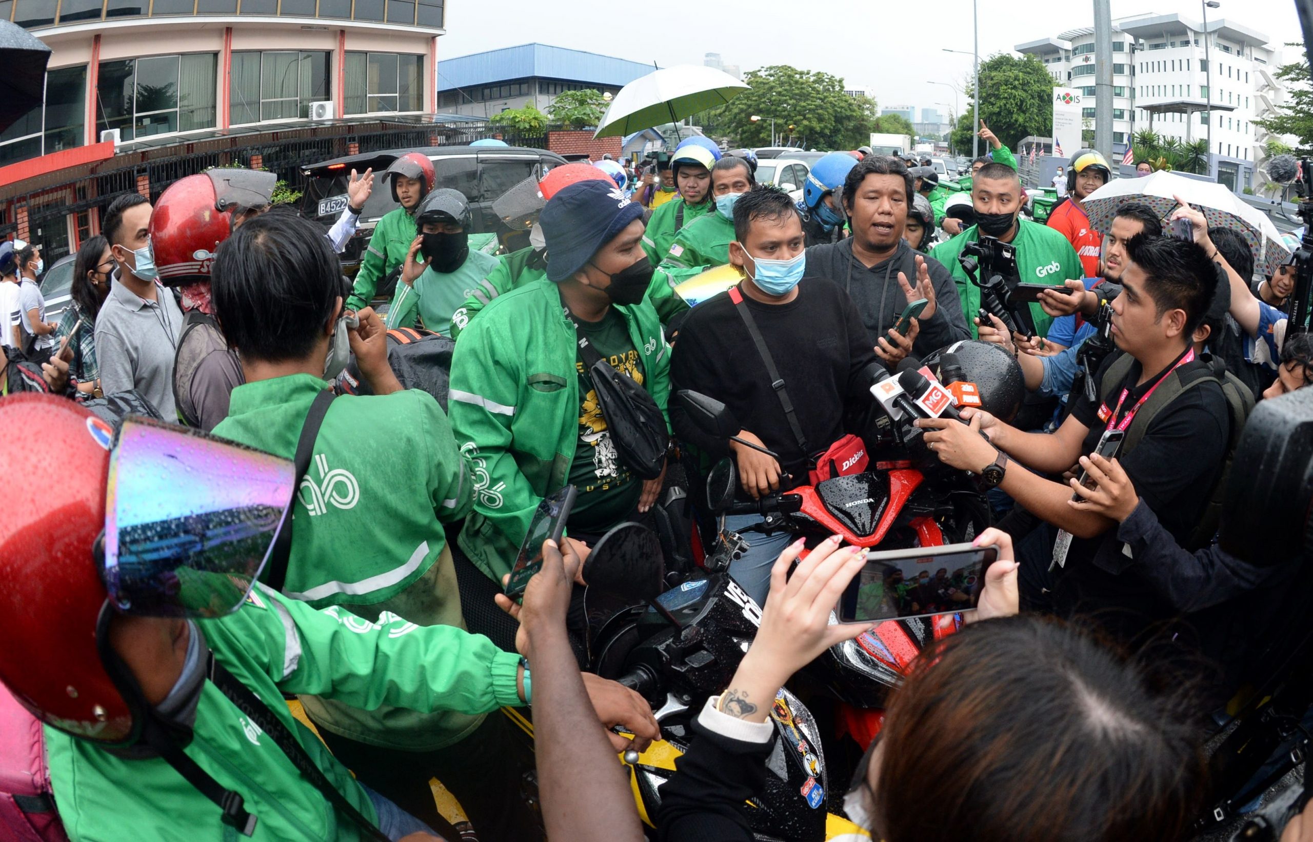 Grab送餐员罢工！呈忘录提6大诉求