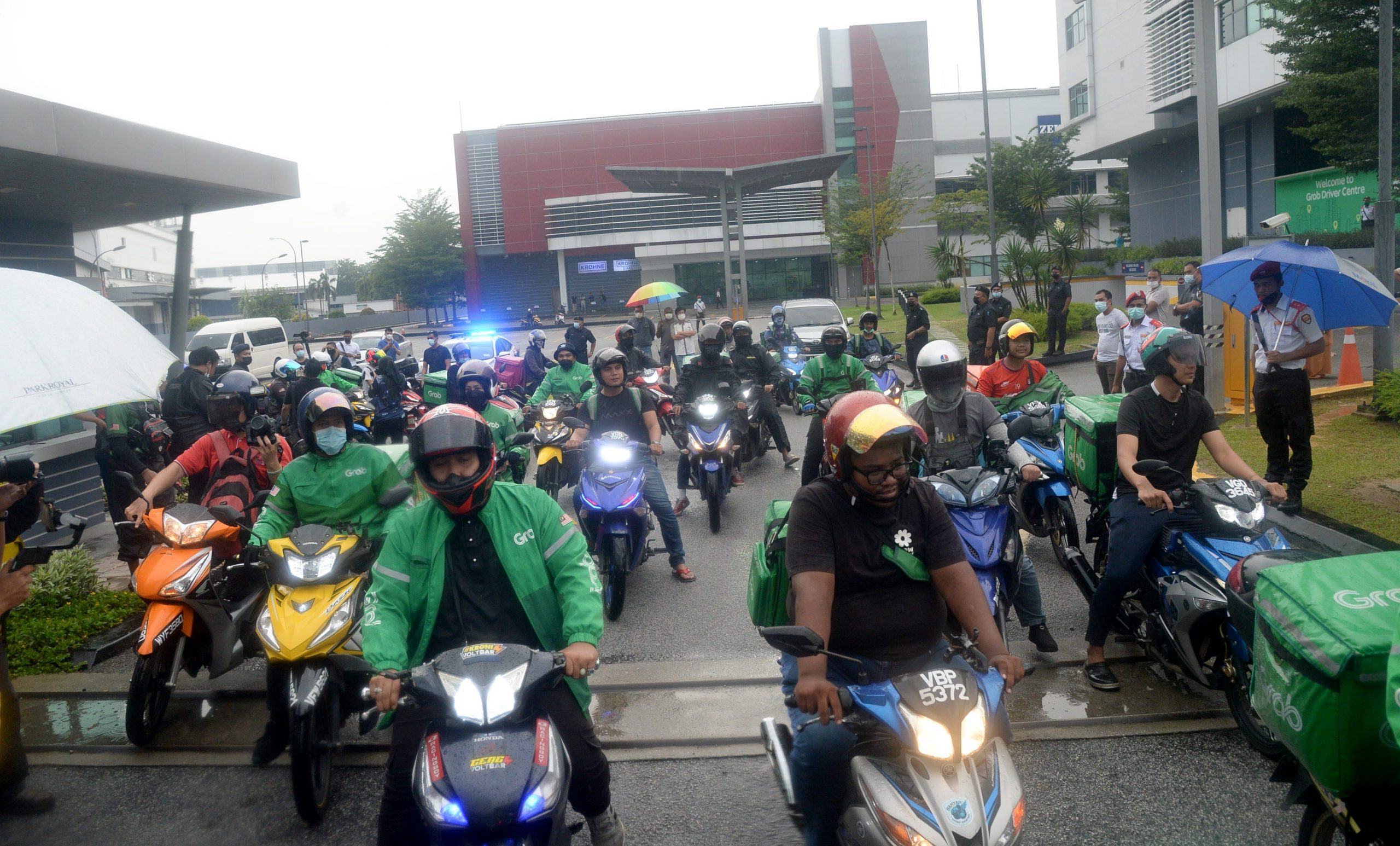 Grab送餐员罢工！呈忘录提6大诉求