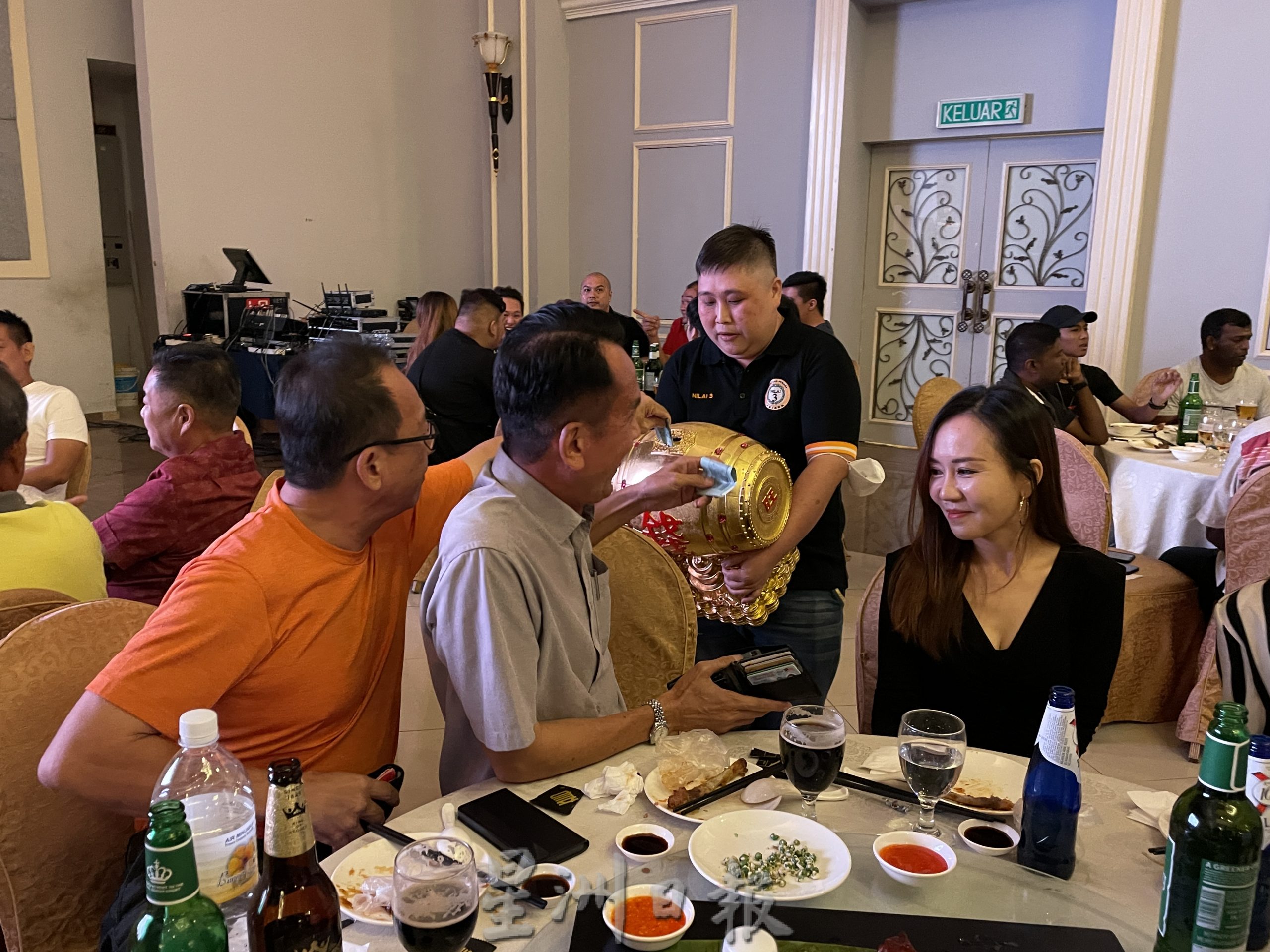 NS02主文/汝来3批发城商家联谊会盂兰胜会23福品,筹获逾16万