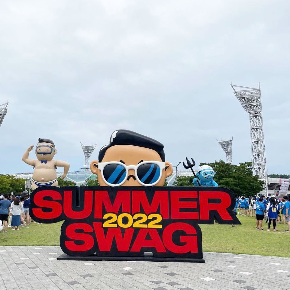 PSY湿身秀工作人员滑倒身亡  15公尺高台拆灯坠落