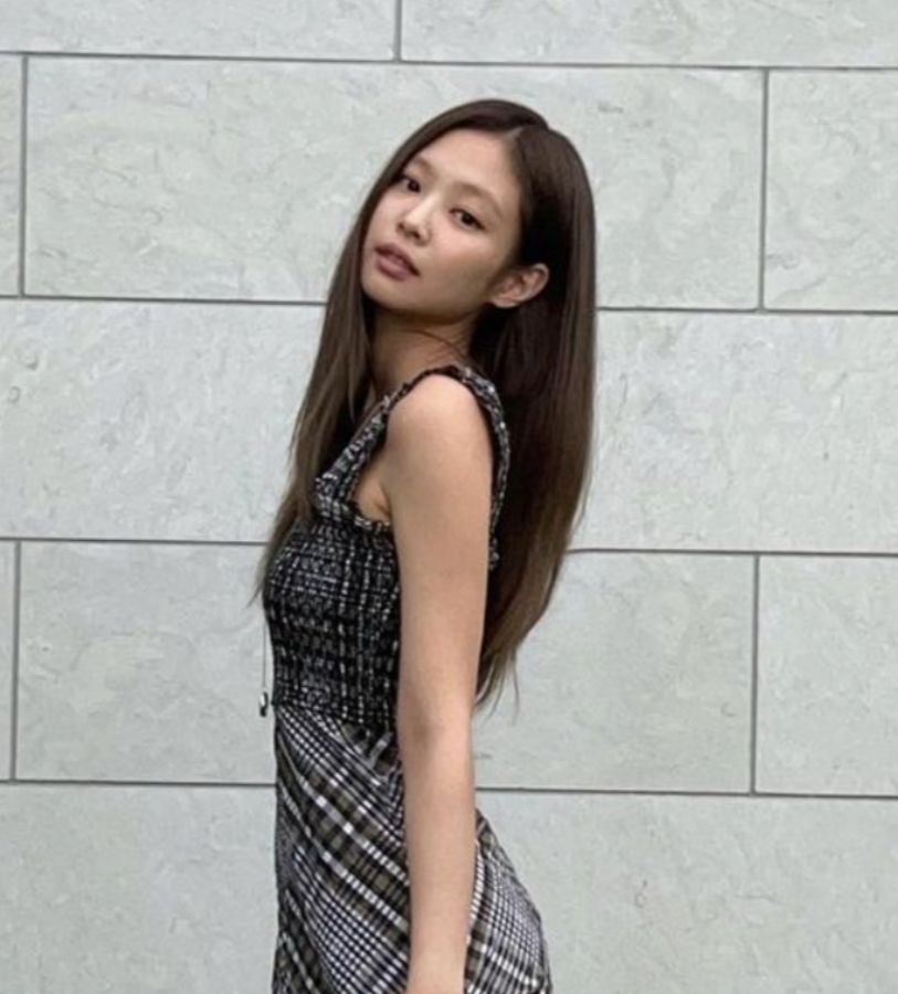 V与Jennie同框照疯传   热恋传闻再起