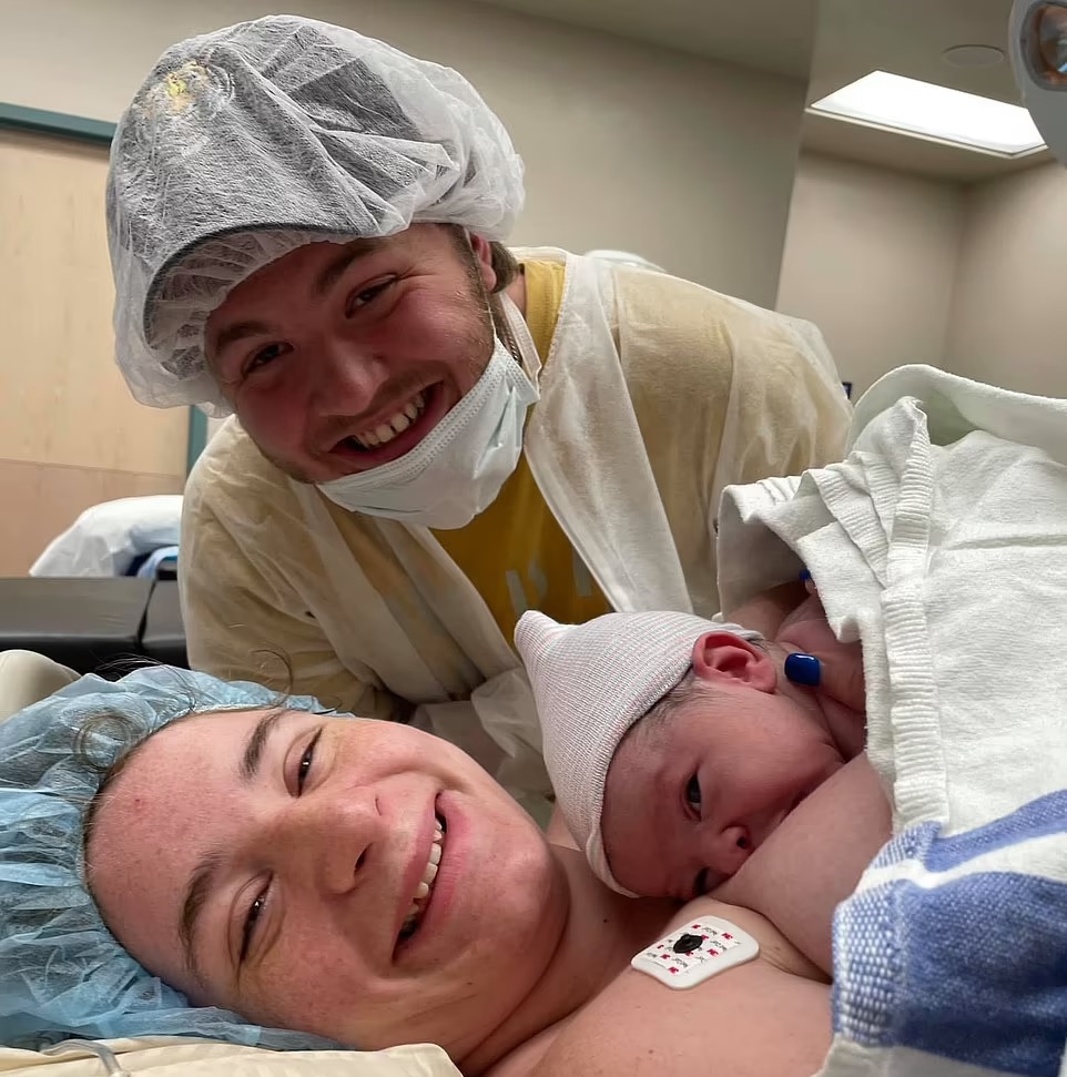 19岁父亲不想被打扰 故意将1岁儿留车里热死