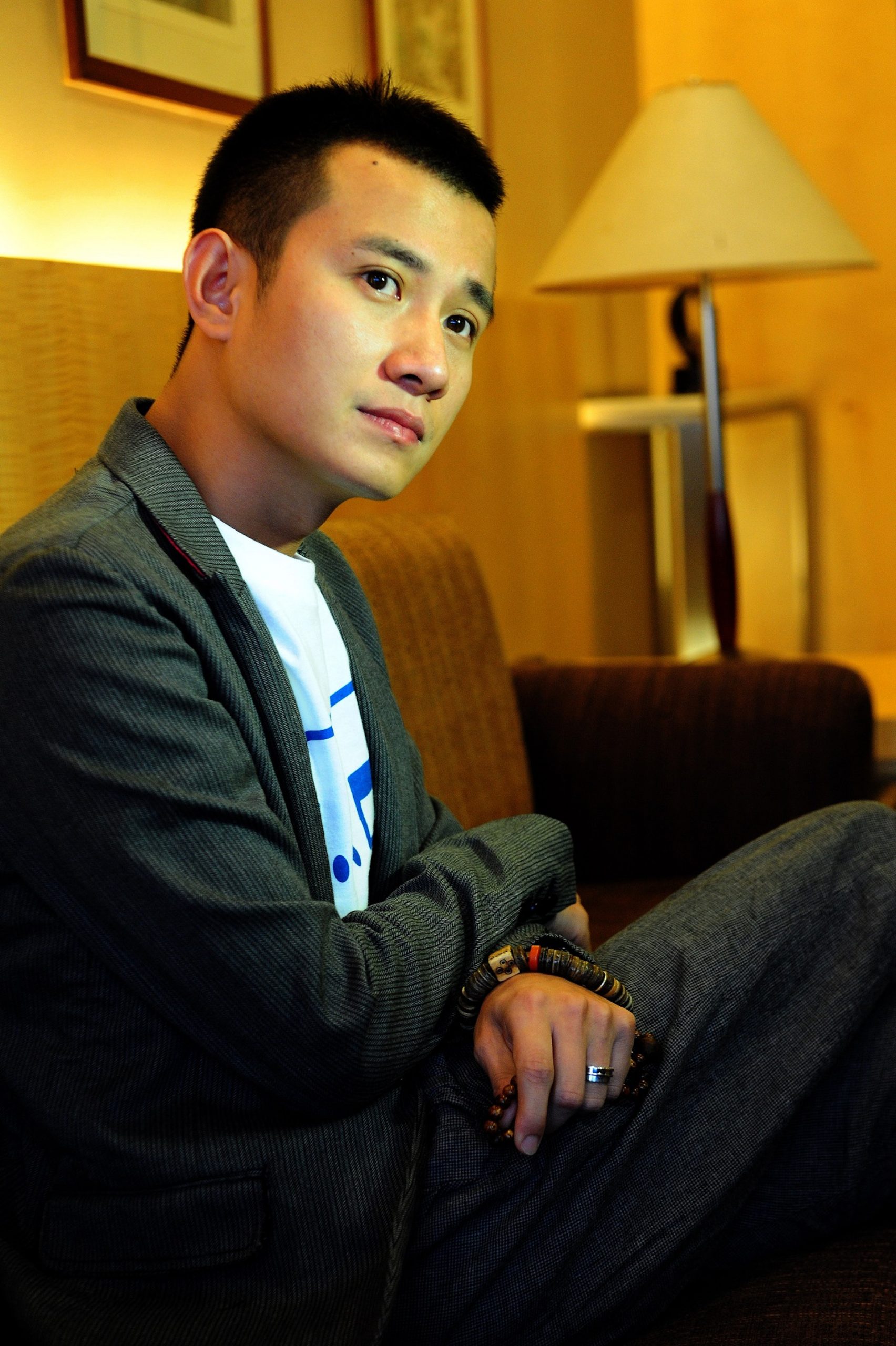 38岁文章脸肿身圆拼复出 被酸“油腻中年大叔”	