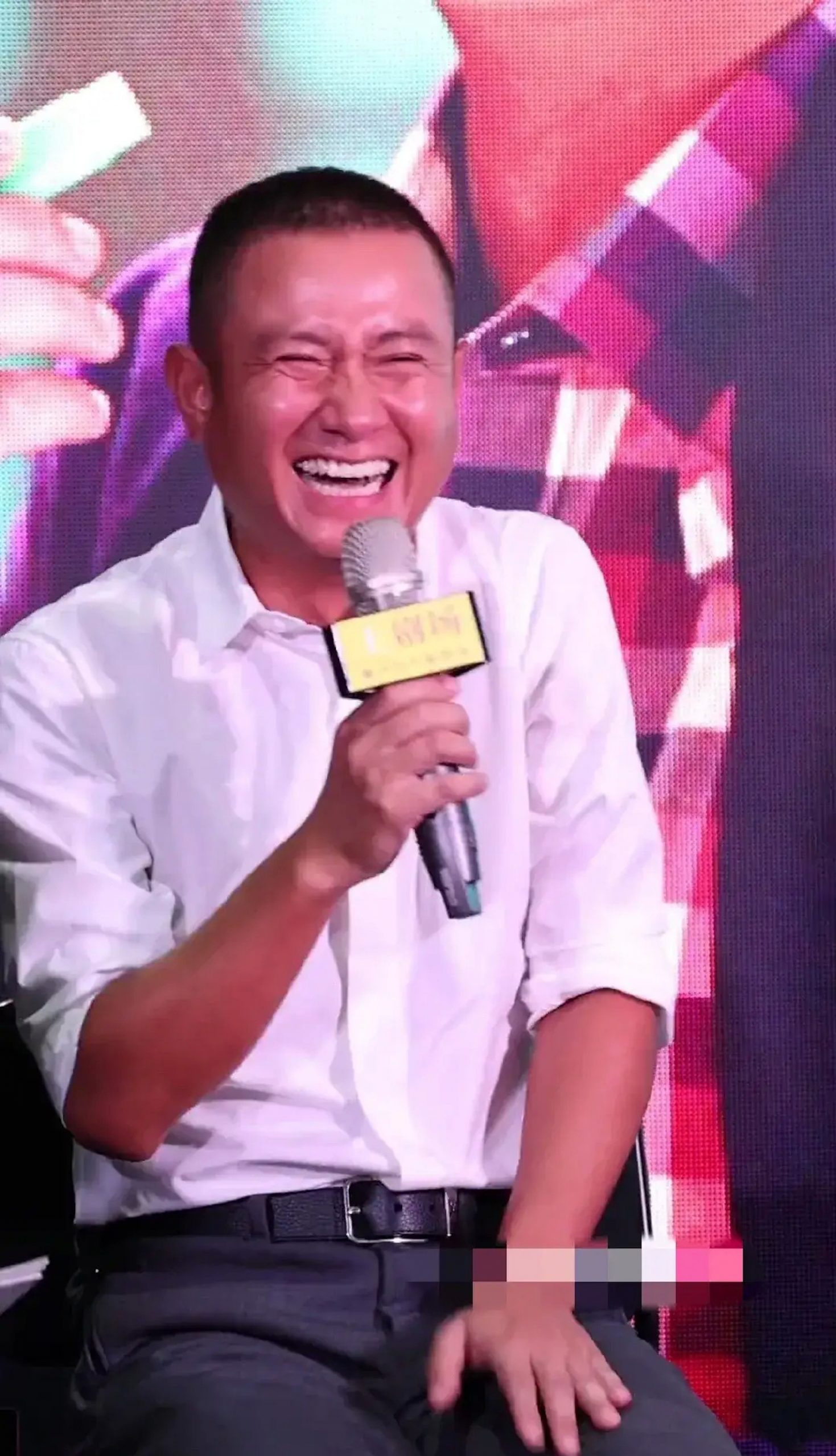 38岁文章脸肿身圆拼复出 被酸“油腻中年大叔”	