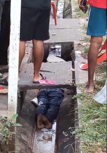 3人持木棍椅子猛砸男子 警捉一人追捕两人