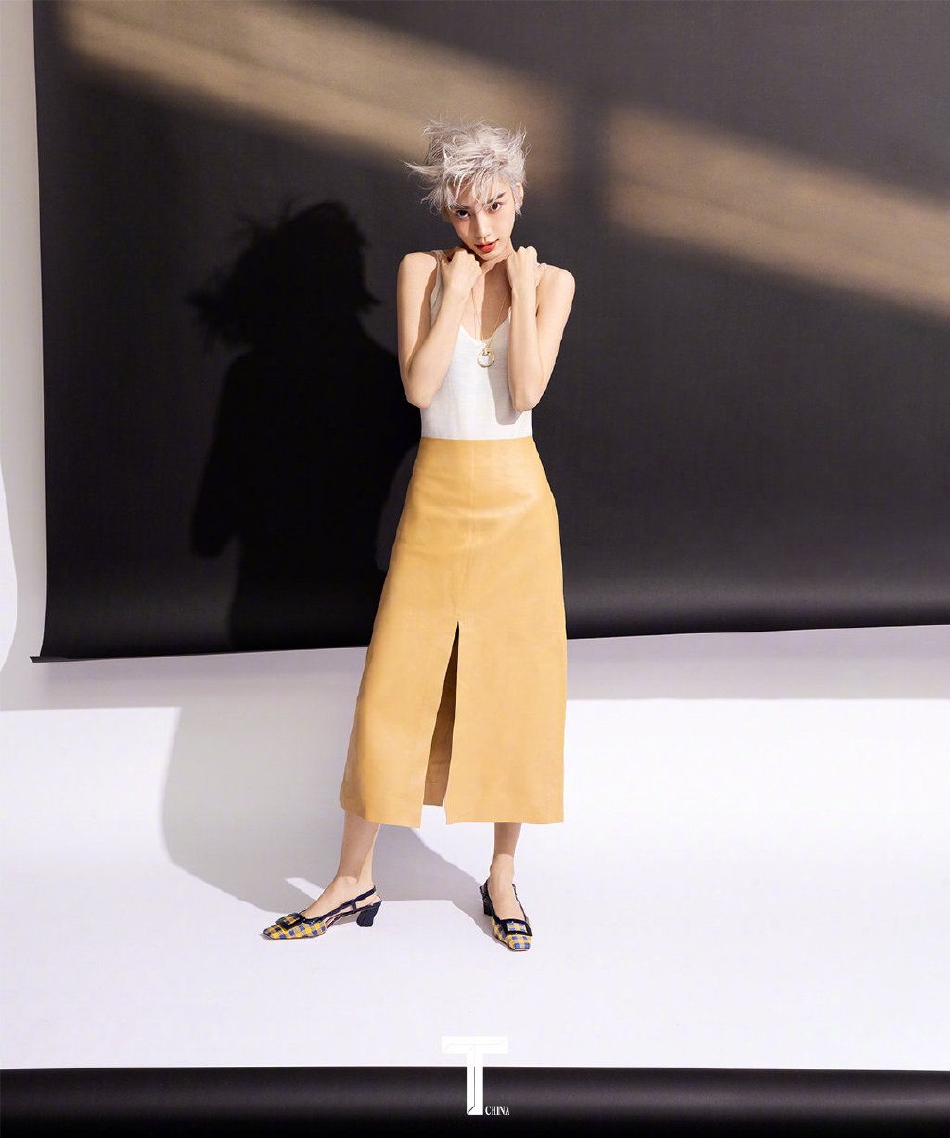 Angelababy传花钱请男伴陪玩 网质疑:她还需要花钱找男生?