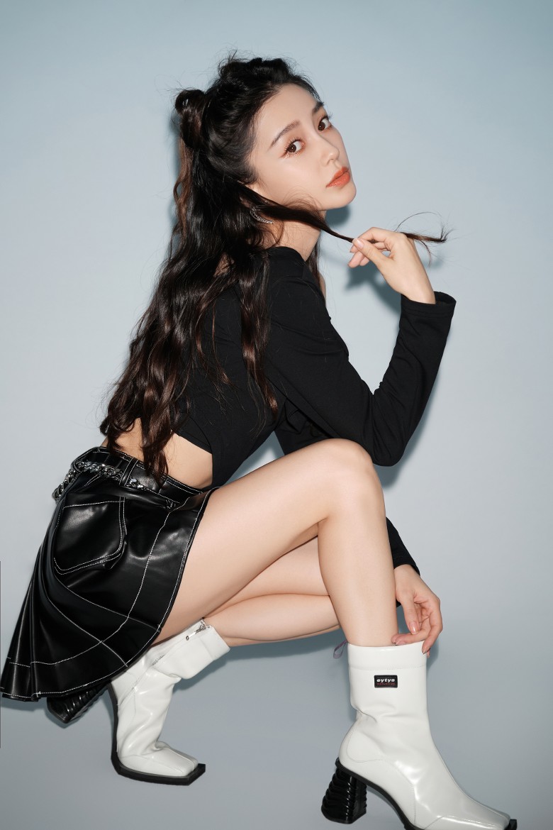 ​中国禁用整容艺人　 Angelababy王一博传被列“危险人物”