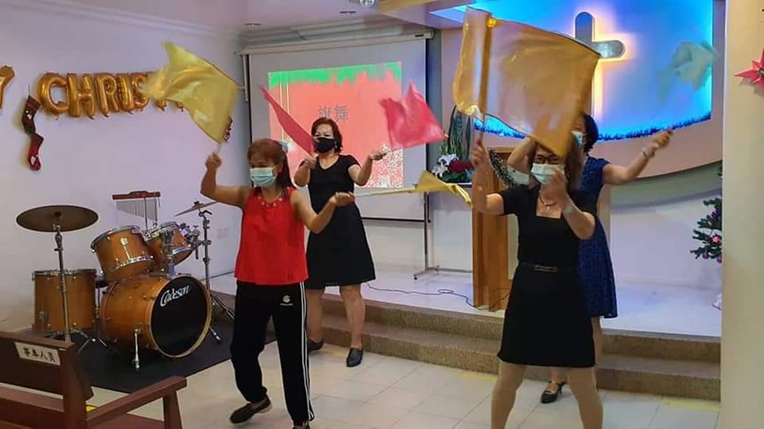 关丹民众:染疫风险未解除 戴好口罩不松懈