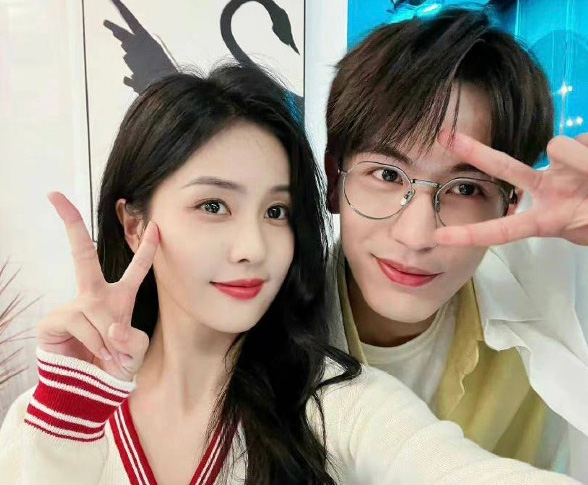 ​张凌赫爆恋白鹿秒塌房   上万粉丝脱粉被扒出考试作弊