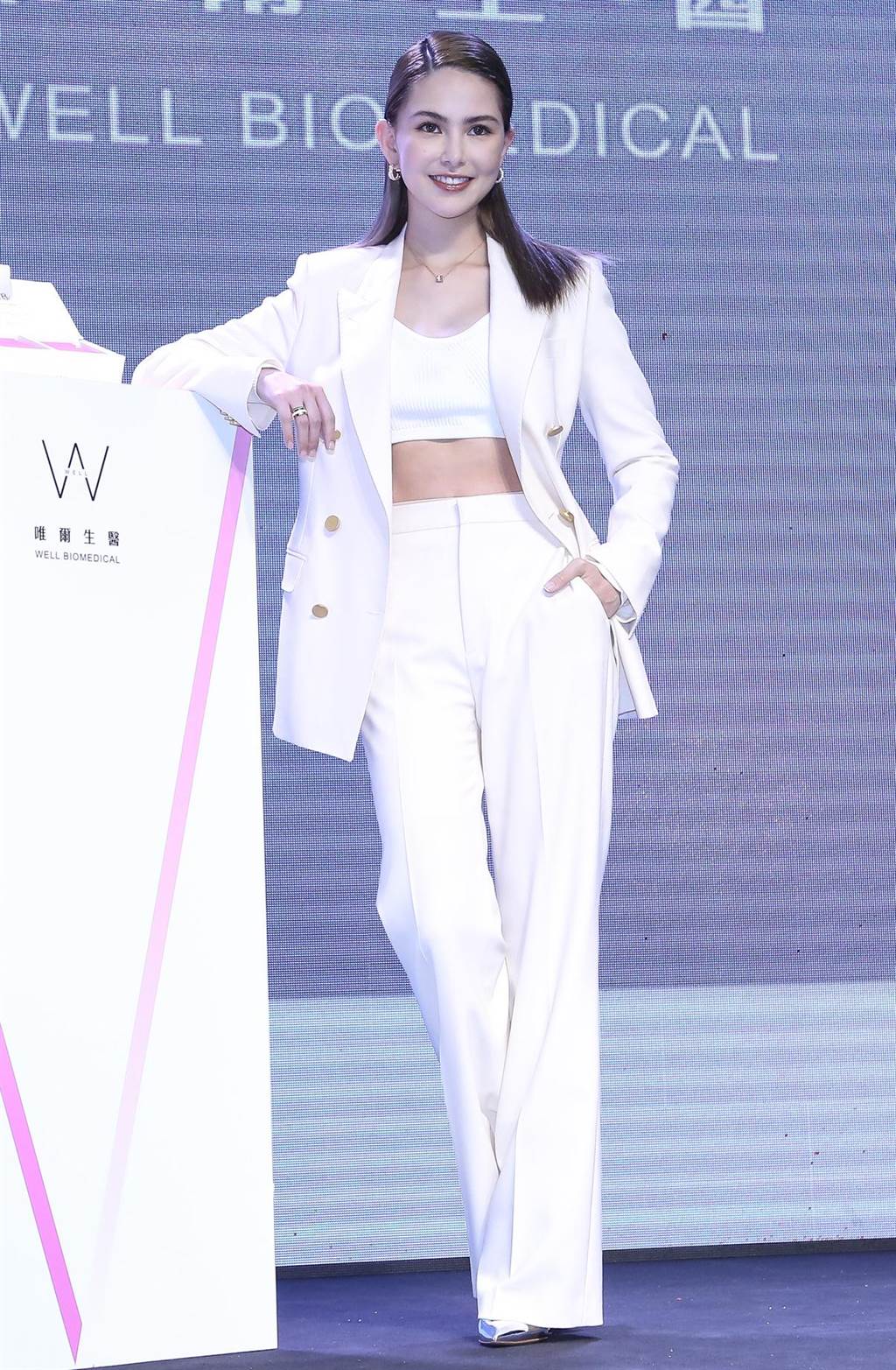 ​昆凌宣布封肚“打烊了”  曝女儿超崇拜周杰伦 