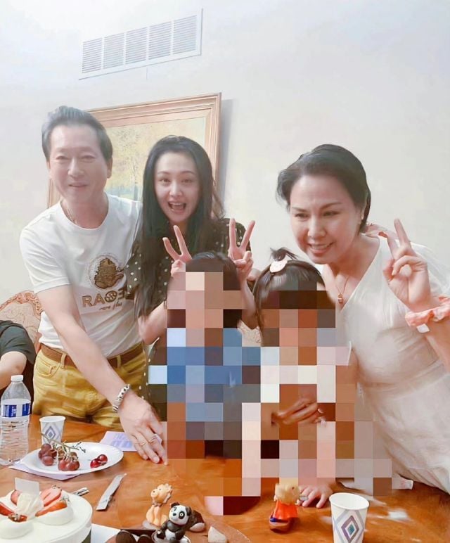 郑爽与儿女合影首曝光 全家温馨一起庆生