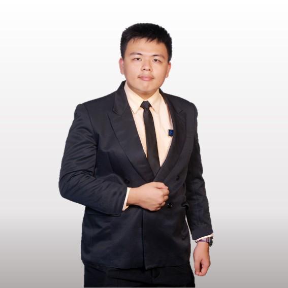 “儿子,回家了!” 魏振峰父母携骨灰抵隆 母亲下机哭成泪人