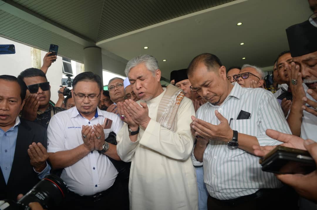 “审讯第一天就很有信心”扎希:贪污指控我不曾做过