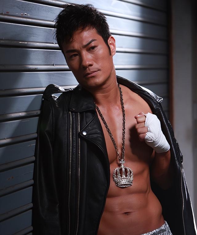 “翻版古天乐”遇袭被砍3刀  脸手缝100针凶徒竟称砍错人