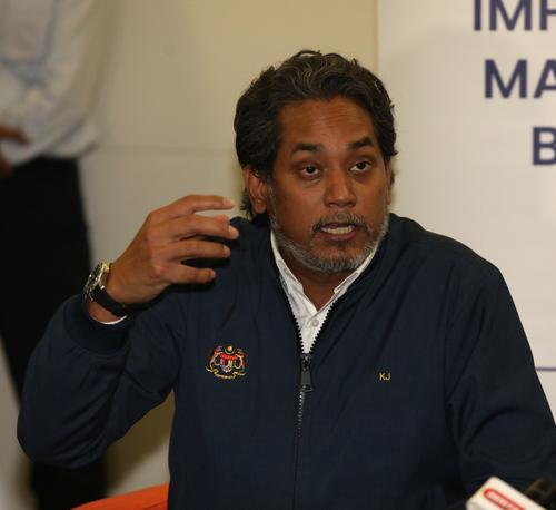 不再强制人民戴口罩?凯里:“再多几天就有决定!”