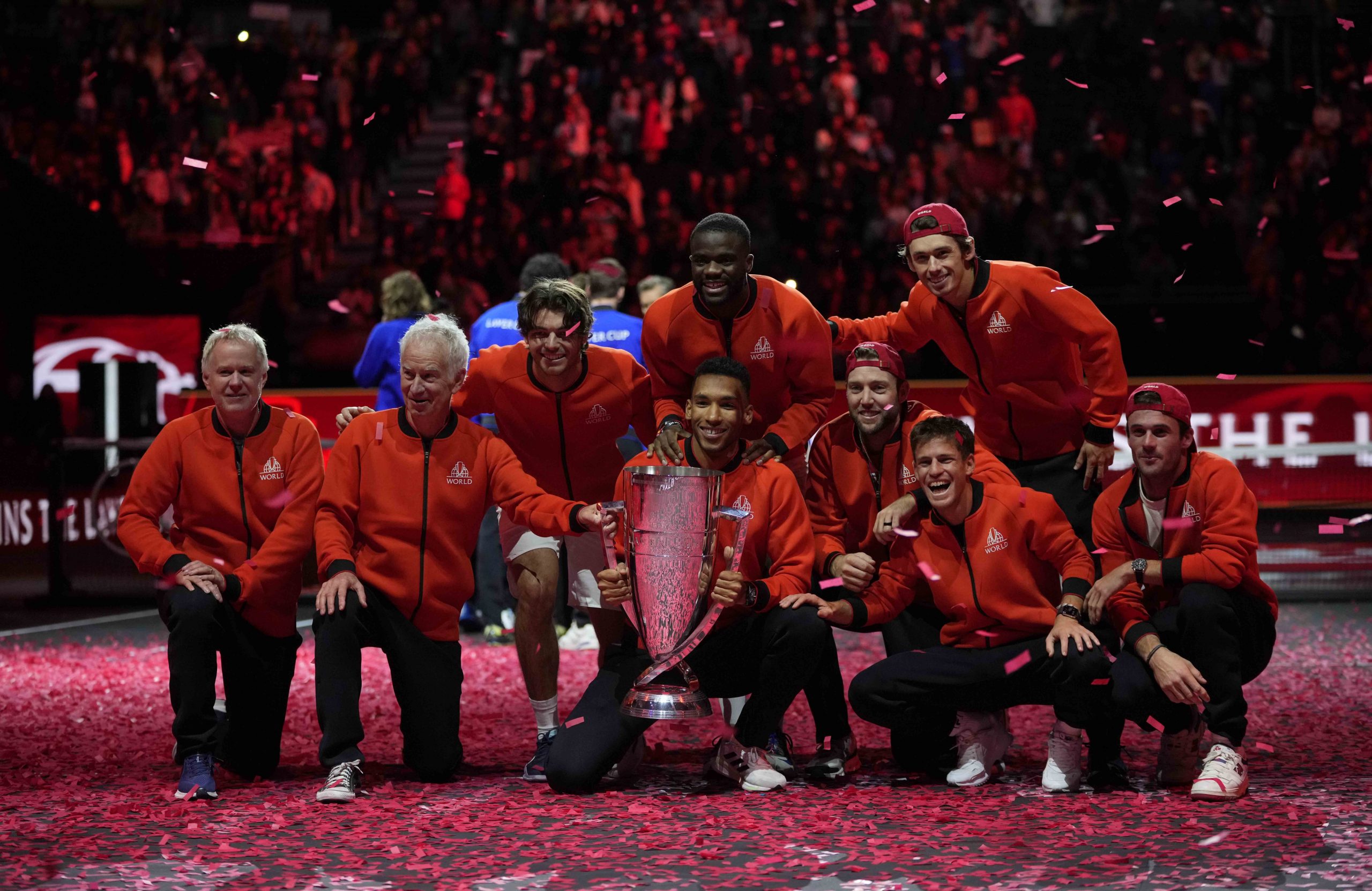 世界队终结欧洲队霸权首捧杯 费德勒:明年再见!