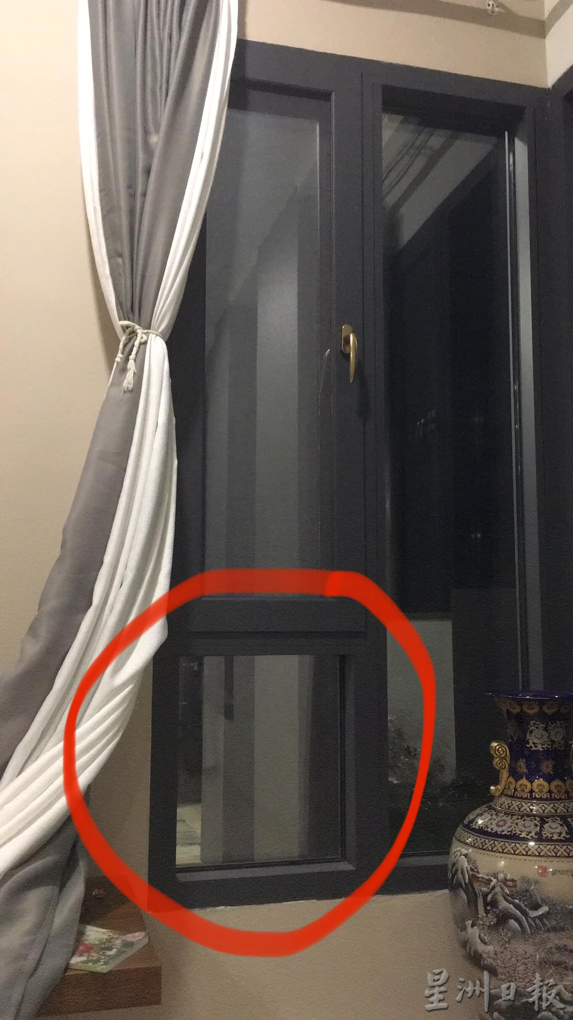 东:2名窃贼持利器入屋行窃并挥刀伤人,1名长者被挥中5刀,皮开肉绽。