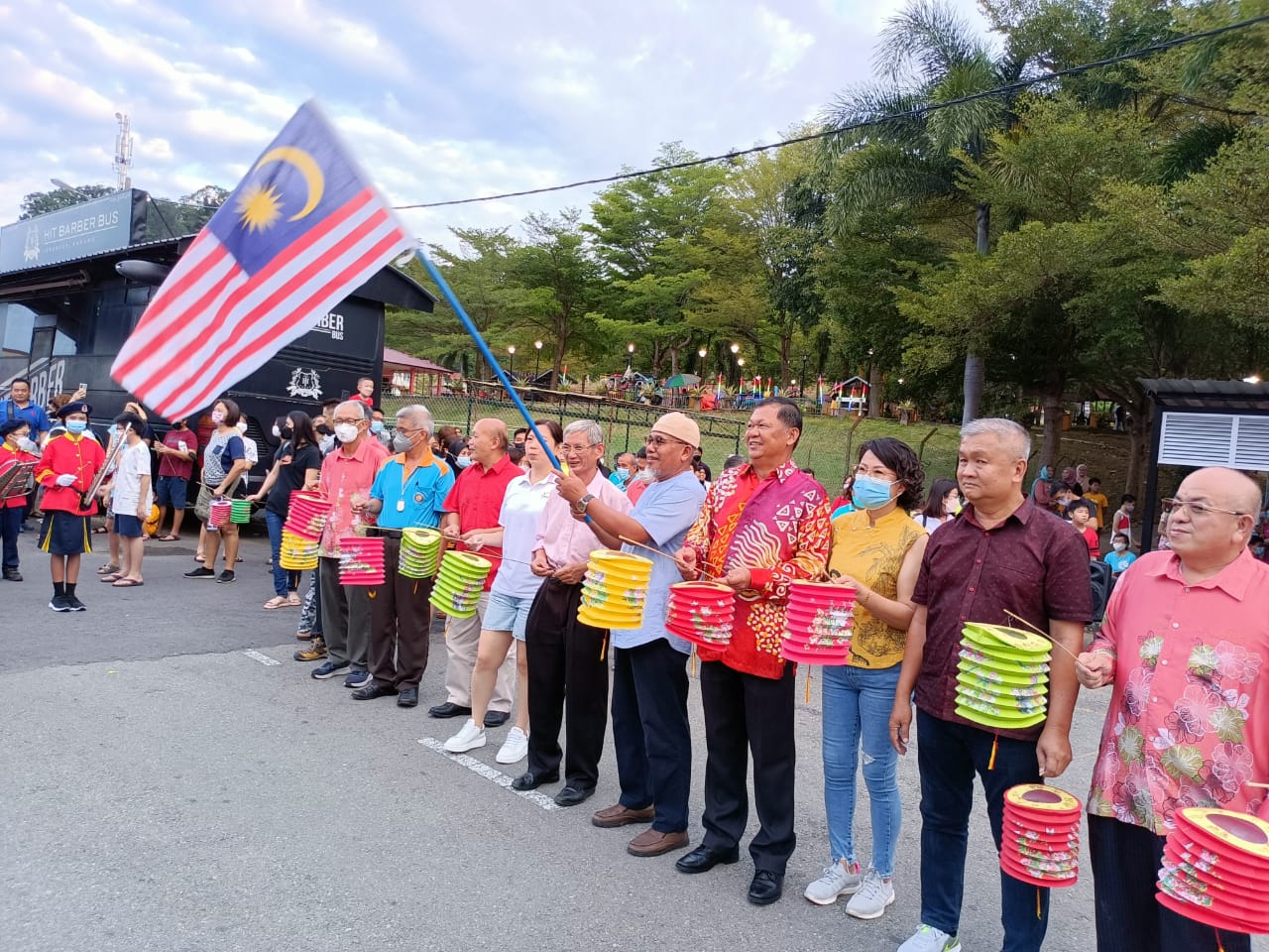 东:而连突华人社团联合会举办2022壬寅年喜迎中秋佳节联欢晚会
