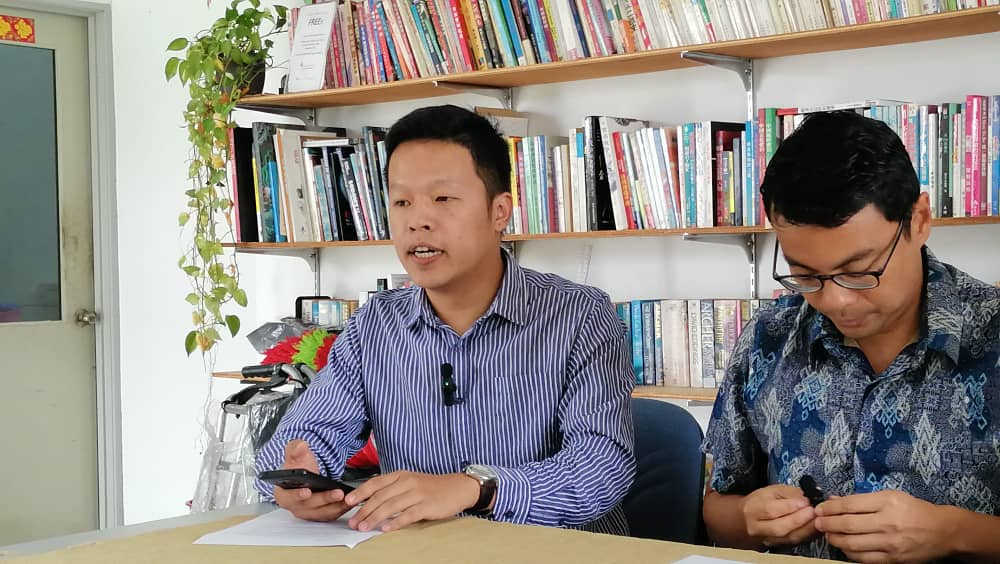 东:英迪拉马哥打公正党抨击阿末扎希,“水灾可大选”论已触怒灾黎。