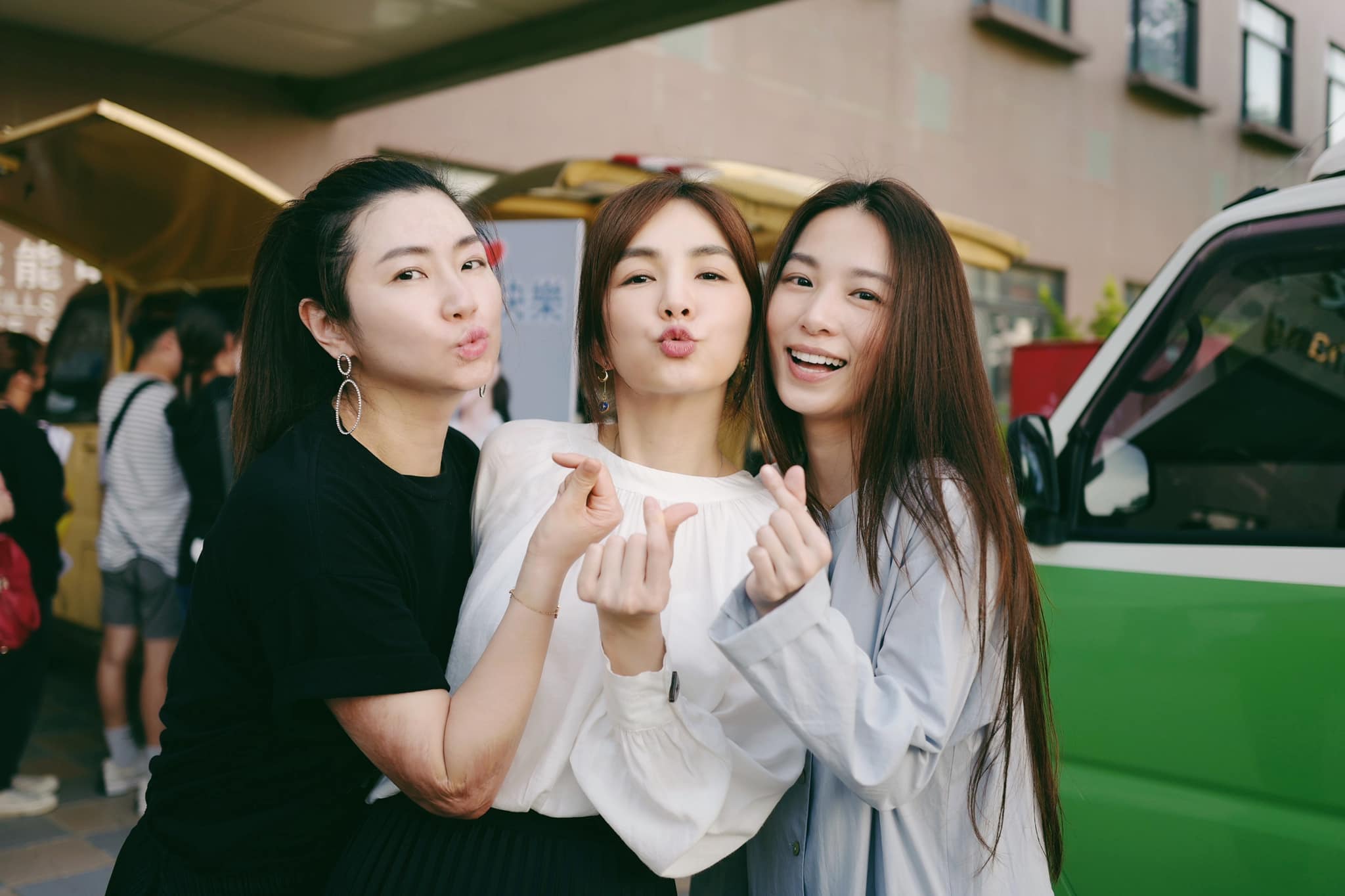 中国艺名去洋化  S.H.E被亏改叫“欸死欸曲衣”