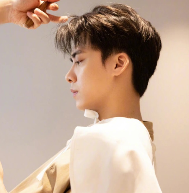 中娱第3人!李易峰相关社交平台遭全面封禁 社死程度超李云迪