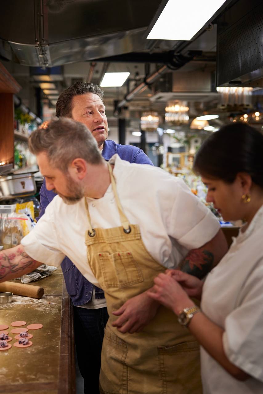 乌克兰明星大厨尤利/乌克兰烽火连天,人在异乡拼美食外交