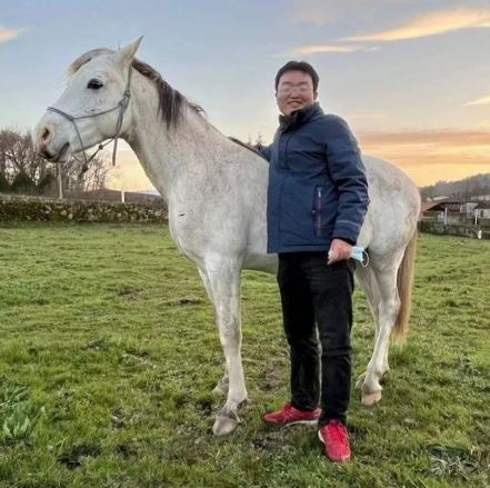  从欧洲骑马回中国 ？男子承认做假“玩大了，要道歉”