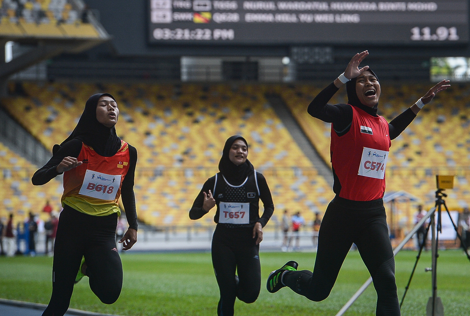 伊波拉申夺次金 诺莎拉膺女飞人