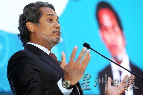 何时进入地方流行病? 凯里:视病毒变异情况