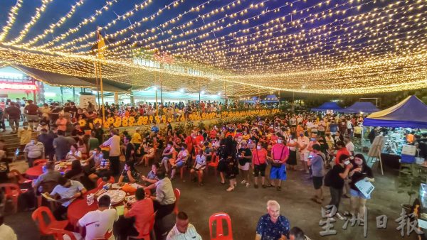 供FB／“万茂向阳祭”音乐会全场嗨翻天