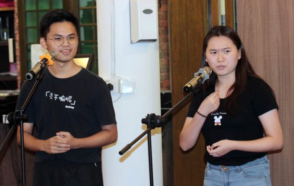 供FB／喝着茶，吃点心，看相声！“茶楼相声”首场演出哏多观众捧腹大笑