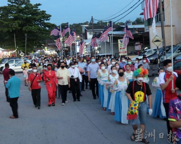 供fb：若新村转永久地契申请被拒，谢琪清建议森政府象征式收费延长新村租赁地契99年