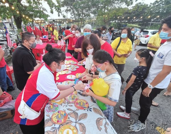 供fb：若新村转永久地契申请被拒，谢琪清建议森政府象征式收费延长新村租赁地契99年