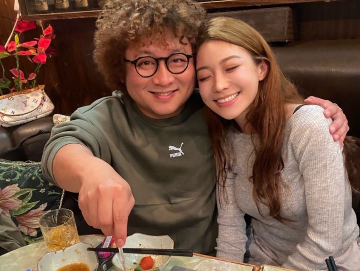 依依地震拉纳豆躲桌底 3秒后吊灯砸下超惊悚