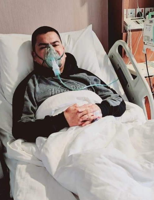 嘉马尤诺斯参加活动突晕倒，紧急送院救治