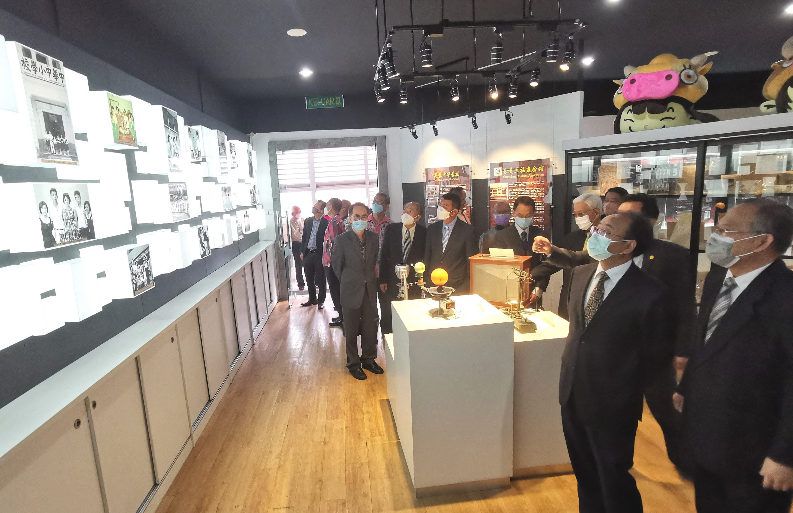 “中国知名大学大门,永远向大马的独中生敞开”,欧阳玉靖走访芙中并宣布中国将为大马华校提供更多奖学金名额