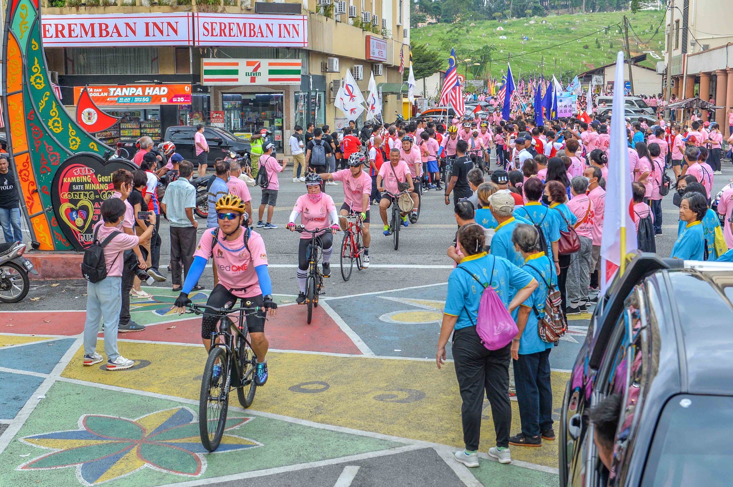 全国版:全国华人文化节“百里文化火炬行”圆满落幕