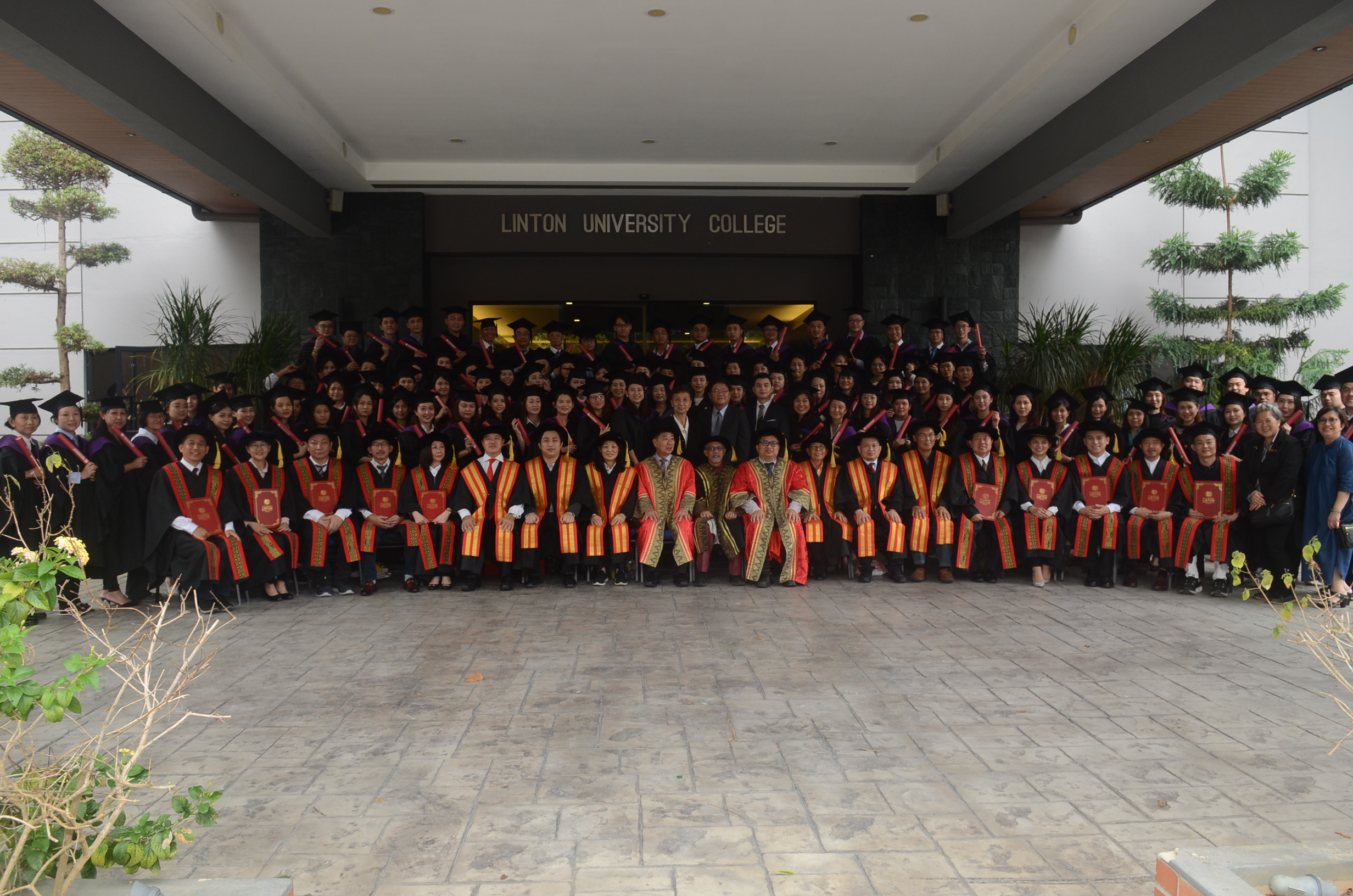 全国/第二届毕业典礼暨首届荣誉学位授予典礼/2图