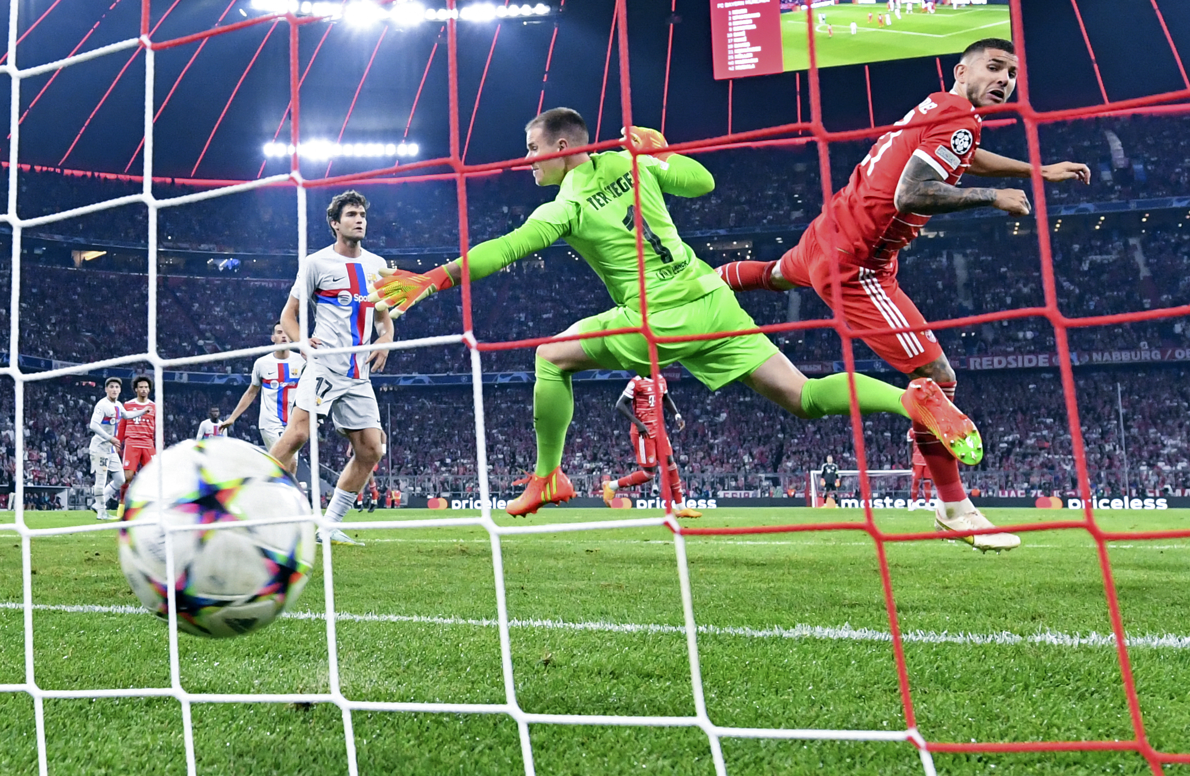 全场最具威胁人物 莱万奈何仍哑火