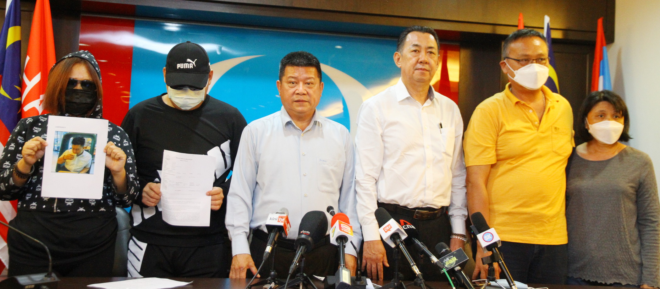 公正党//猪仔记者会:魏振峰父母