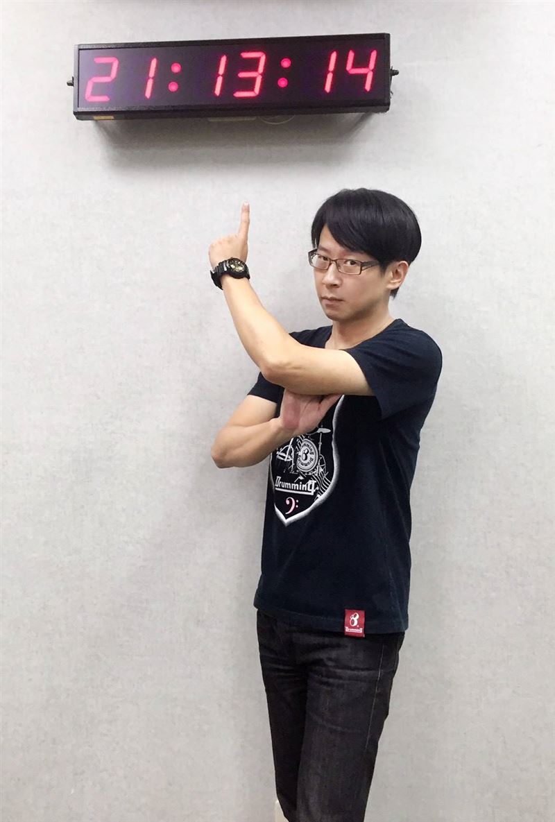 冠佑16岁女儿被酸虚荣 高EQ回应“就让我虚荣的享受”