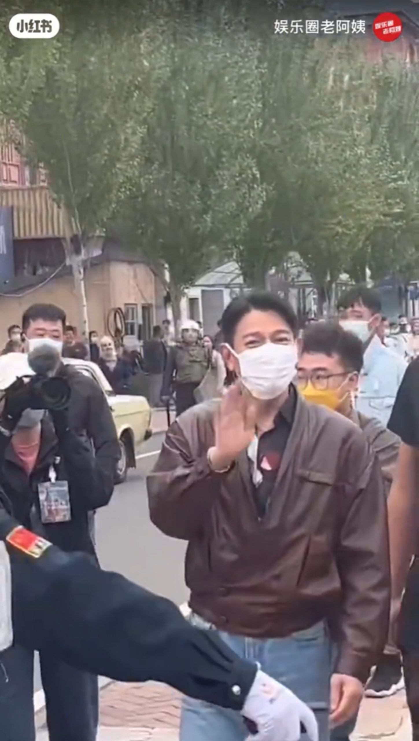 刘德华《莫斯科行动》路透 90年代华Dee造型曝光