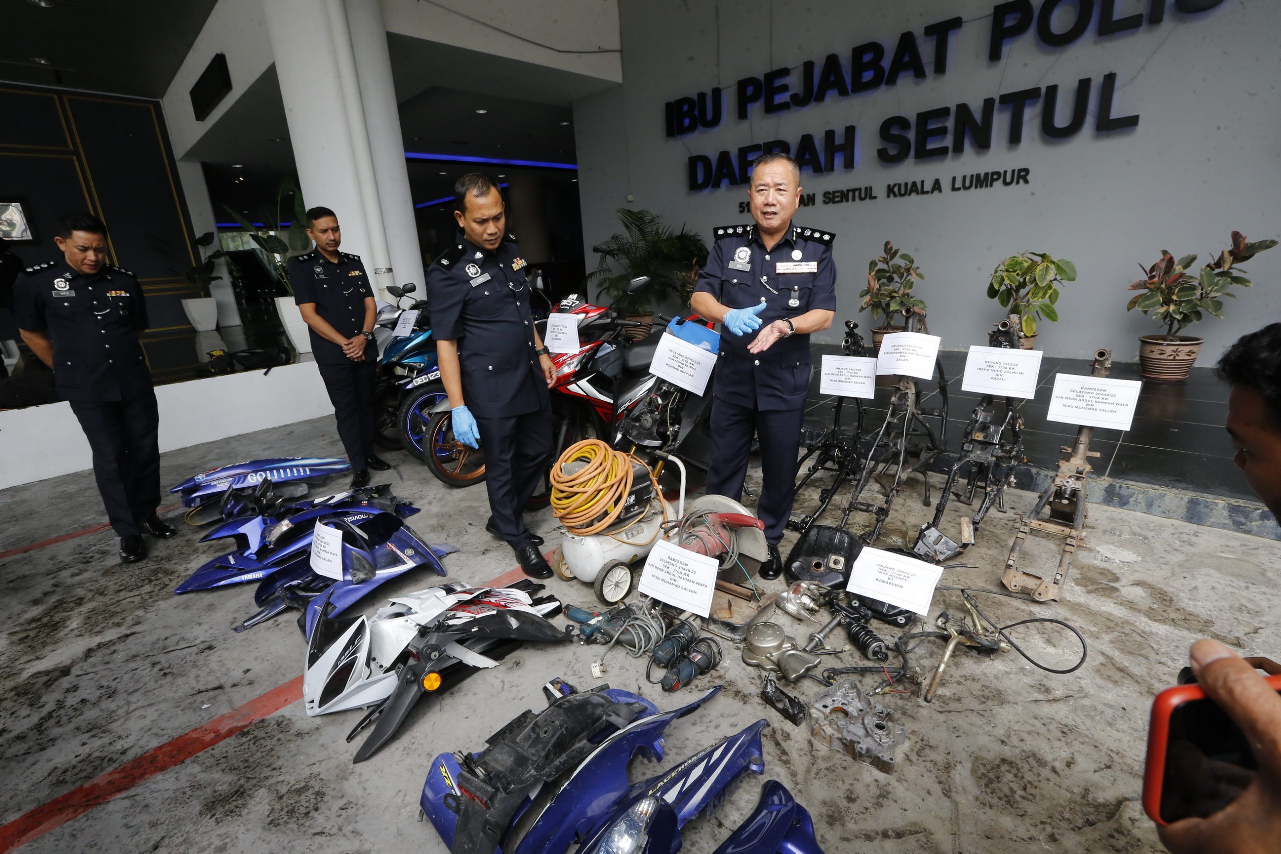 前科犯加入前小弟的匪党干案•警方锁定匪党逮捕6人