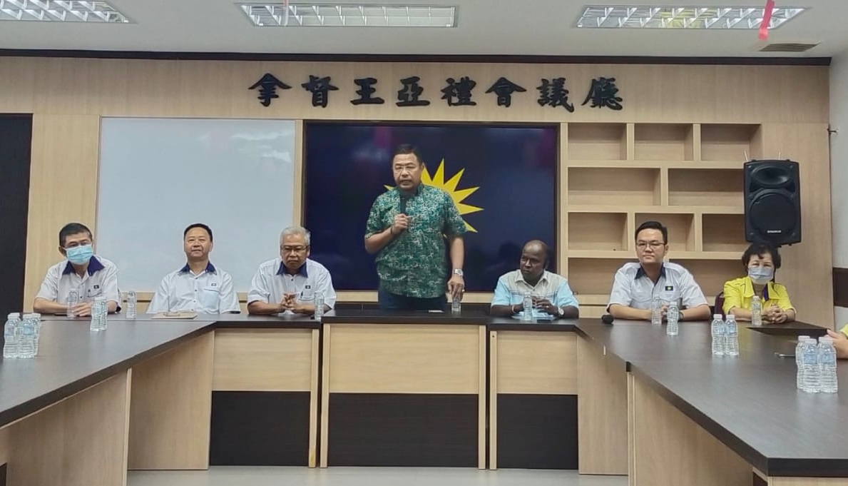 包括文德甲协调员中心 淡马鲁马华服务中心重启