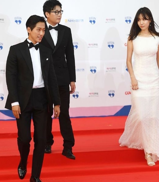  南宫珉要结婚了　下周五娶小12岁女模