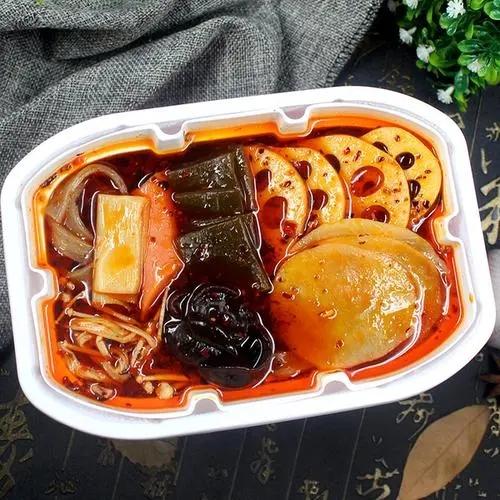 吃自热火锅连发热包同煮 男子胃灼伤入院 