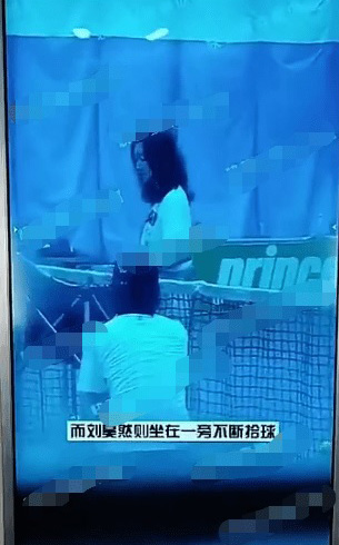 周冬雨刘昊然热恋同居？ 直接刷卡进家被拍 